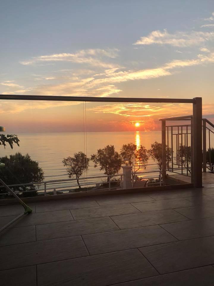 Laura Beach House Аликес Экстерьер фото